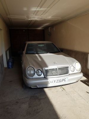 Mercedes-Benz w210 e200