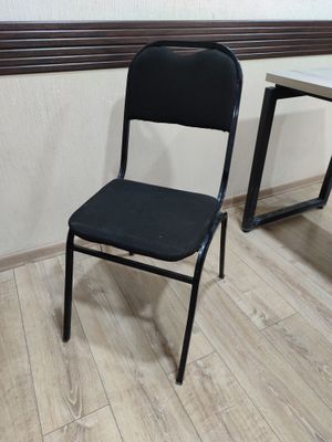 Turon stul, qora ofisniy yoki oʻquv markaz uchun stullar