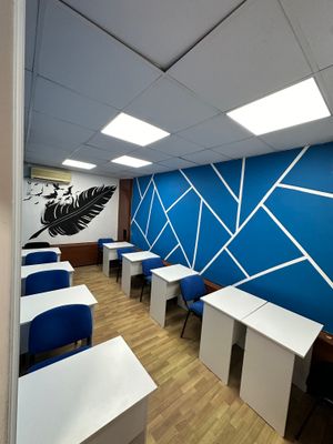 Учебные аудитории у метро Шахристан (50м).