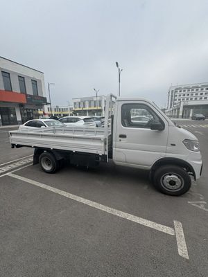 Dongfeng 2024 yangi salondan