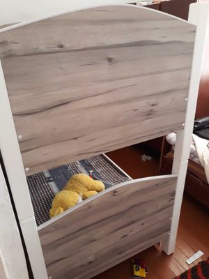 Продается кровать двухярусный