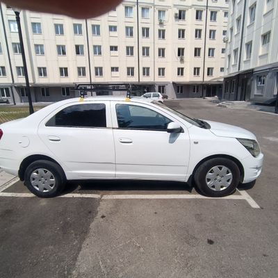 Cobalt sotiladi 2014 yil oq rangli 1 pozitsiya