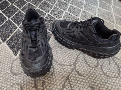 Balenciaga defender размер 43