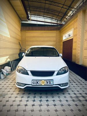 Gentra сотилади a.k.a chevrolet lacetti