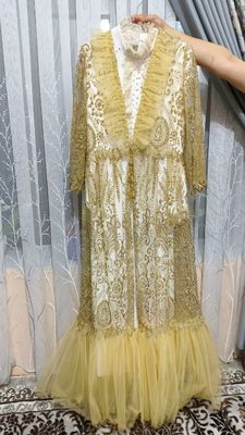 Ansanbl: organza chopon va ichida baxa ko'ylak.