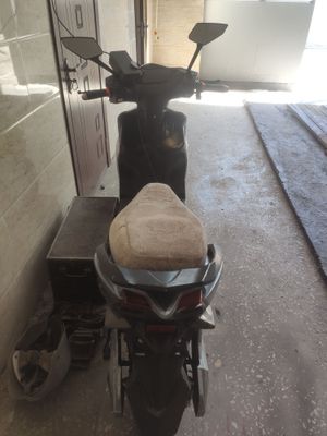Skuter sotiladi