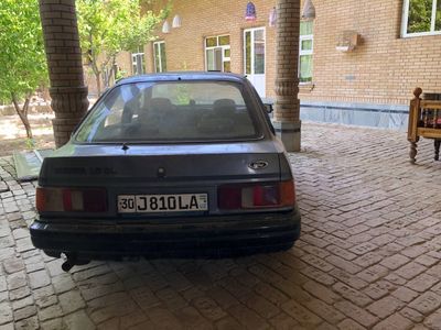 Автомобиль Ford продаю