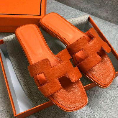 Hermes tapichka karobkasi bilan