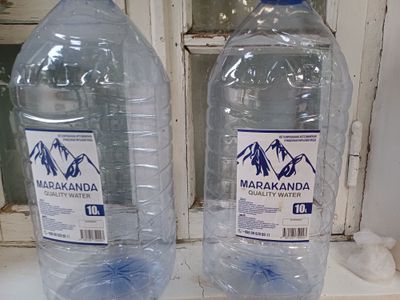 Баклажки из под воды 10литровые