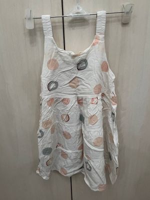 Детское белое платье.