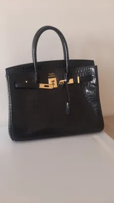 Sumka sotiladi, sifati zòr, kòp ishlamagan