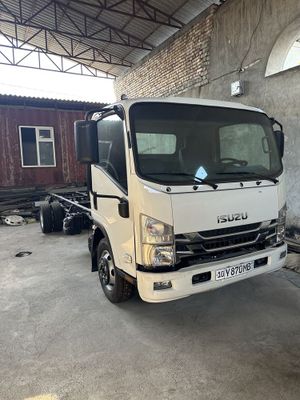 Isuzu sotiladi bez probeg