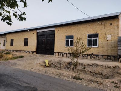 Uy sotiladi uchastka