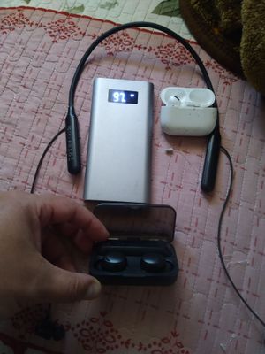 Продаю блютуз наушники и power bank.