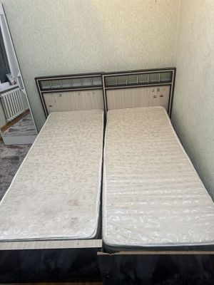 Кровать 1 талидан 2 та, четида тумбичкаси билан