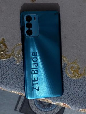 ZTE Blade V40 Vita 6/128GB 6000mAh – yangi holatda, karobka va hujjatl
