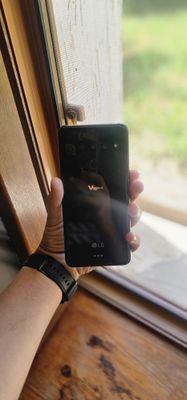 LG V50 ThinQ 6/128 GB — с аксессуарами,