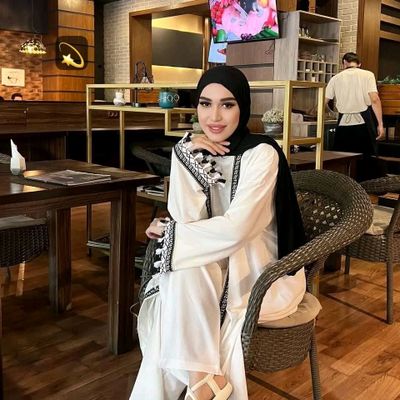 Ayollar uchun troyka abaya