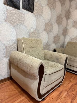 Продам кресло книжка