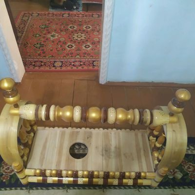 Бешик сотилади