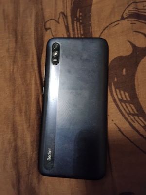 redmi 9 xolati zori aybi yoq hamma joyi yaxshi