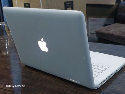 Ideallikni sevuchilar uchun Macbook