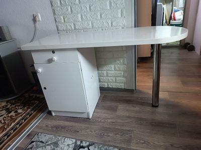 Стол для маникюра