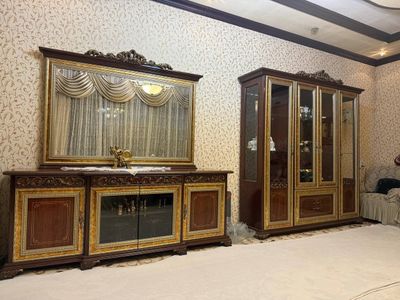 Продаётся гостиный гарнитур и комод