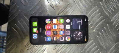 Iphone 11 pro sotiladi srocna