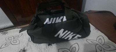 спортивная сумка nike