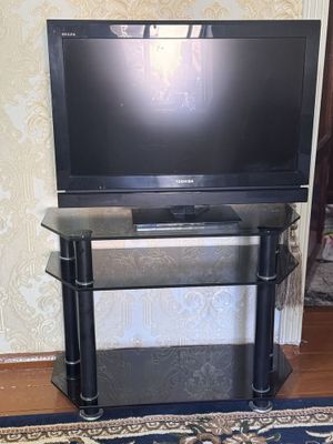 Продаётся телевизор с подставкой