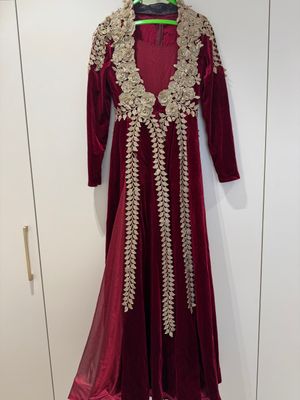 Ансамбль с базовым платьем
