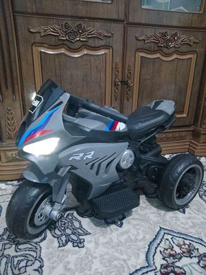 Bolalar mototsikli yangi hech qancha ishlamagan.