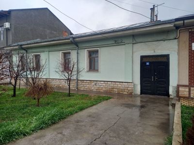 Срочно продаю участка Истироҳат Учтепинский район 4 суток 6 комната