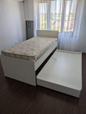 Отдам кровать за Блок сигарет
