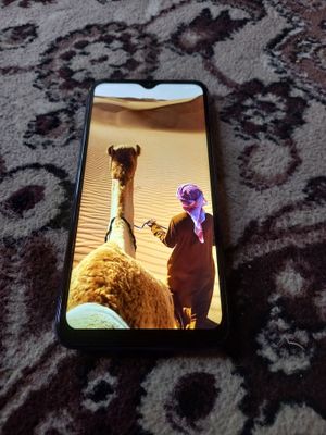 Redmi 9 holati tiniq 64GB hotirasi 2 sim kartasi imeyka bo'gan .