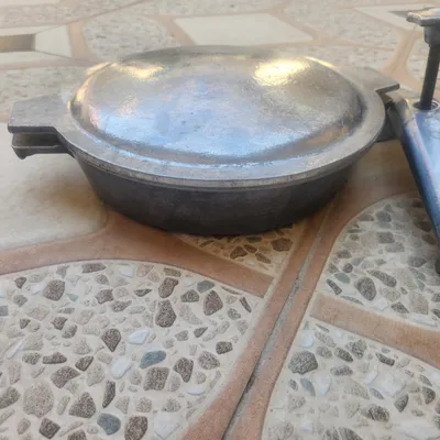 СКОВОРОДА ДЛЯ ПРИГОТОВЛЕНИЯ ЦЫПЛЯТА ТАБАКА.