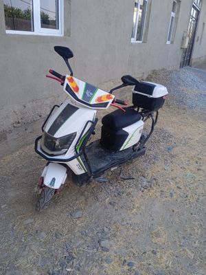 Skuter tez va arzon sotiladi