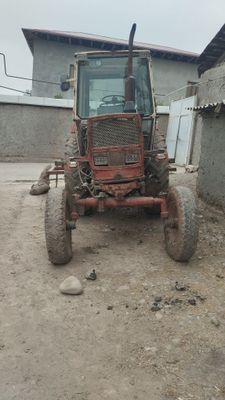 Yumzl yurib turgan