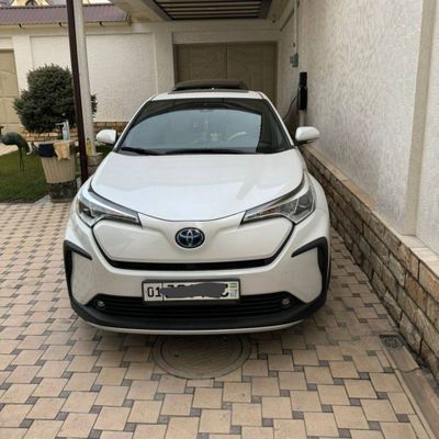 Toyota C-HR full EV 400km