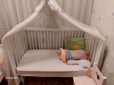 Продаётся детская кроватка Chicco