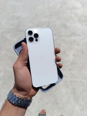 Iphone 12 pro  air Pods pro