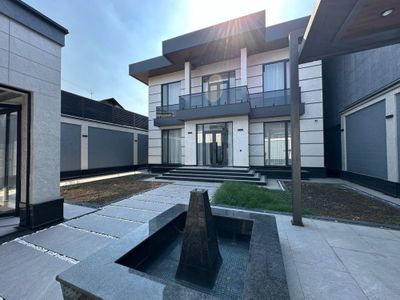 Продается ЕВРОЛЮКС ДОМ 7 соток с двумя бассейнами, хамамом, сауной