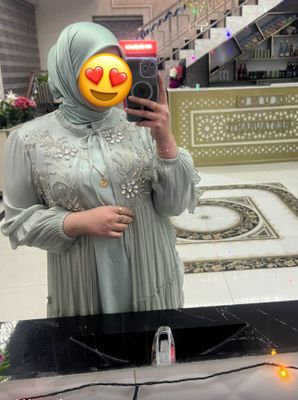 Dvoyka ichida yengi yuq uzun baza ustida abaya