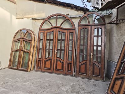 Eshik va deraza romlar sotiladi, holati ishtailgan yahshi holatda