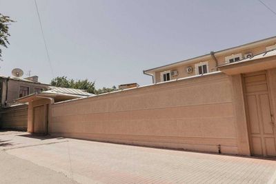 Продаётся гостиница на улице Узбекистанская
