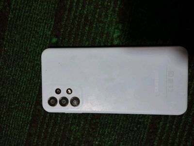 A13 TELIFONI 32GB FAQAT QORA HOLATI EDYAL YAXSHI