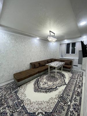 Аренда метро Чиланзара 16-квартал 2 х евроремонт с яркими цветами