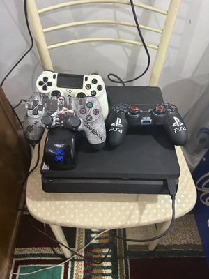 ps 4 slim