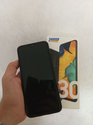 Samsun A30 32Gb hamma joyi yaxshi karobka dakument bor 850ming keliwa